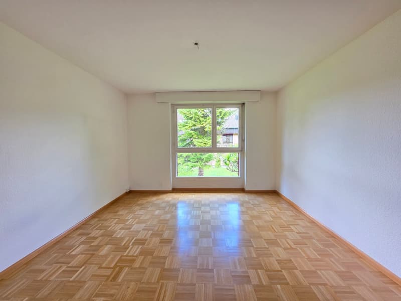 Ampio appartamento di 4.5 locali con balcone e bella vista a Bubendorf (20)