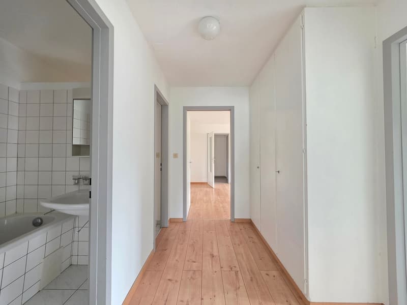 Charming 4-room apartment with balcony and mountain view in Thusis (18)