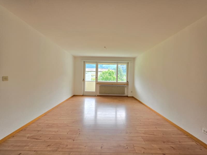 Charming 4-room apartment with balcony and mountain view in Thusis (10)
