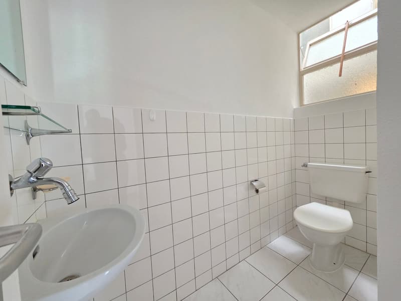 Charming 4-room apartment with balcony and mountain view in Thusis (9)