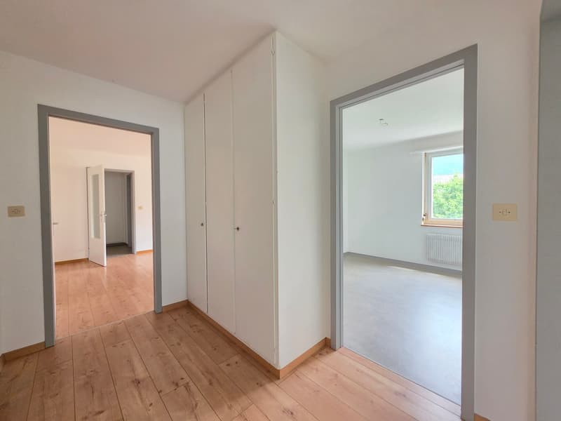Charming 4-room apartment with balcony and mountain view in Thusis (20)
