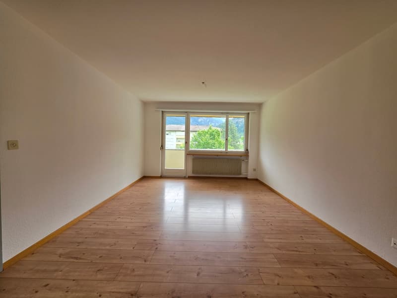 Charming 4-room apartment with balcony and mountain view in Thusis (11)