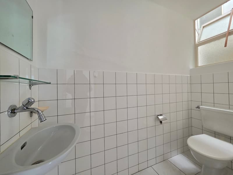 Charming 4-room apartment with balcony and mountain view in Thusis (8)