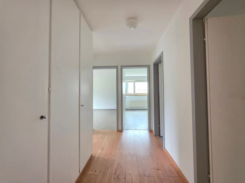 Charming 4-room apartment with balcony and mountain view in Thusis (21)