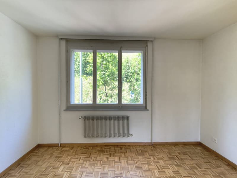 Appartement entièrement repeint lumineux de 3 pièces avec vue, au 4ème étage à Le Locle (12)
