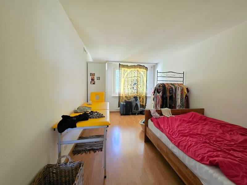 Appartamento di 4,5 locali con ampio spazio di giardino! (8)