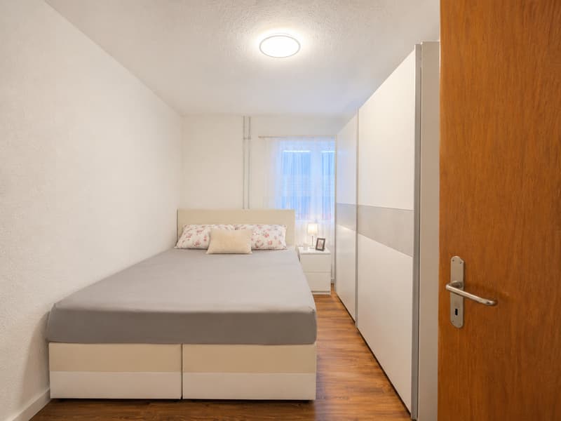 Ampio appartamento di 4.5 locali con balcone in zona tranquilla in affitto (8)