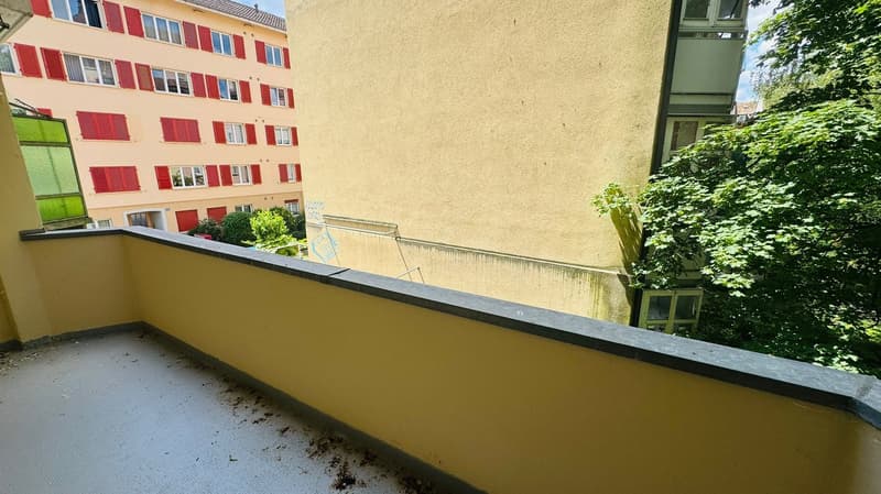 Appartement de 2,5 pièces rénové avec balcon à Bâle (8)