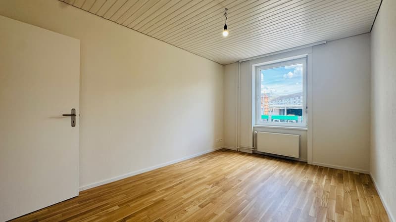 Appartement de 2,5 pièces rénové avec balcon à Bâle (3)