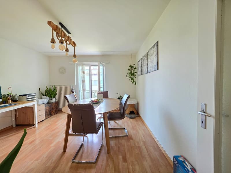 Gutgepflegte 3.5-Zimmer-Wohnung mit Balkon in Nidau! (8)