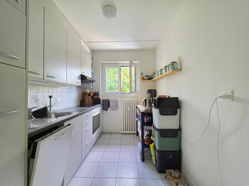 Gutgepflegte 3.5-Zimmer-Wohnung mit Balkon in Nidau! (2)