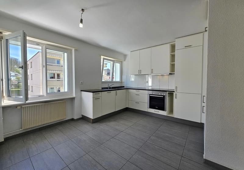 Moderne 4.5 ZWG an zentraler Wohnlage zu vermieten (2)