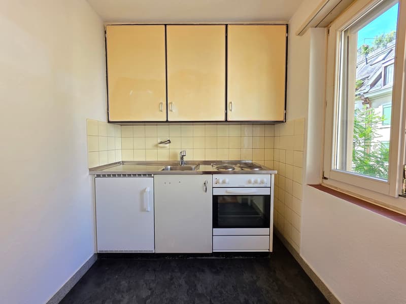 Befristete 1-Zimmer-Apartment mit Balkon (2)