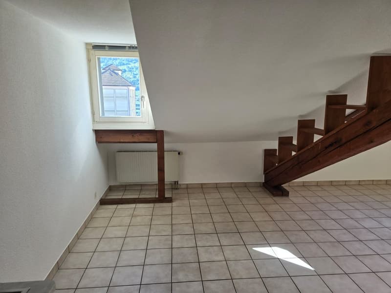 Bright studio on the 5th floor in Sion, available immediately (5)