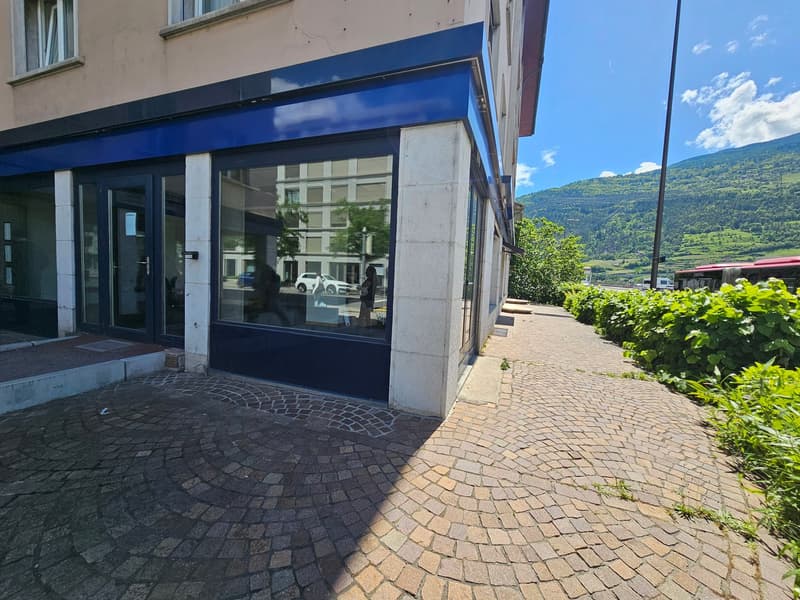 Bright studio on the 5th floor in Sion, available immediately (7)