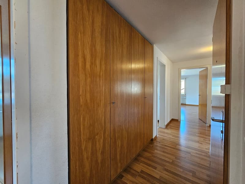 Grosszügige und gepflegte 5,5-Zimmer-Wohnung mit drei Balkonen in Toplage! (18)