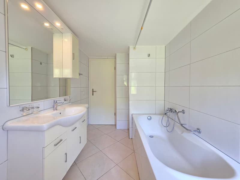 Appartamento di 2,5 locali rinfrescato – perfetto per single o coppie! (5)