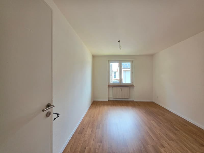 Appartamento affascinante di 4 locali con balcone in affitto a Biel! (8)