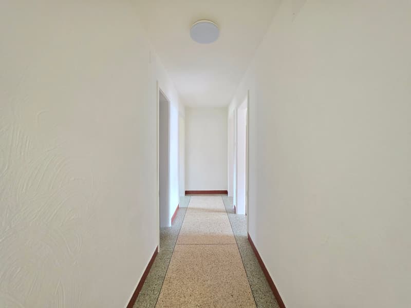 Appartamento affascinante di 4 locali con balcone in affitto a Biel! (10)