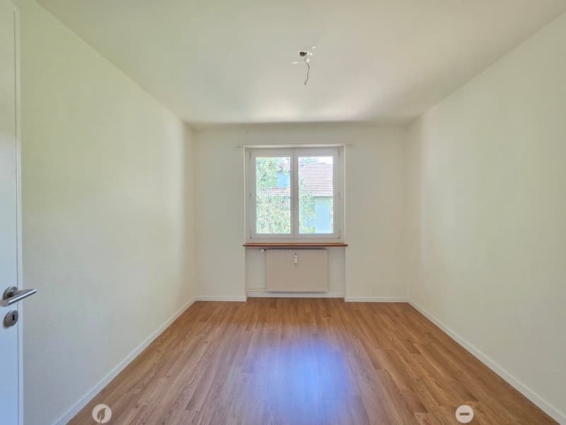 Charmante 4-Zimmer-Wohnung mit Balkon in Biel zu vermieten! (5)