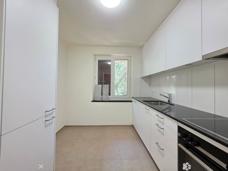 Charmante 4-Zimmer-Wohnung mit Balkon in Biel zu vermieten! (2)