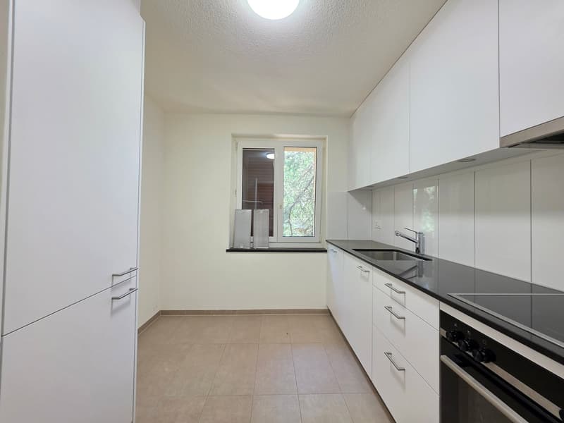 Appartamento affascinante di 4 locali con balcone in affitto a Biel! (2)