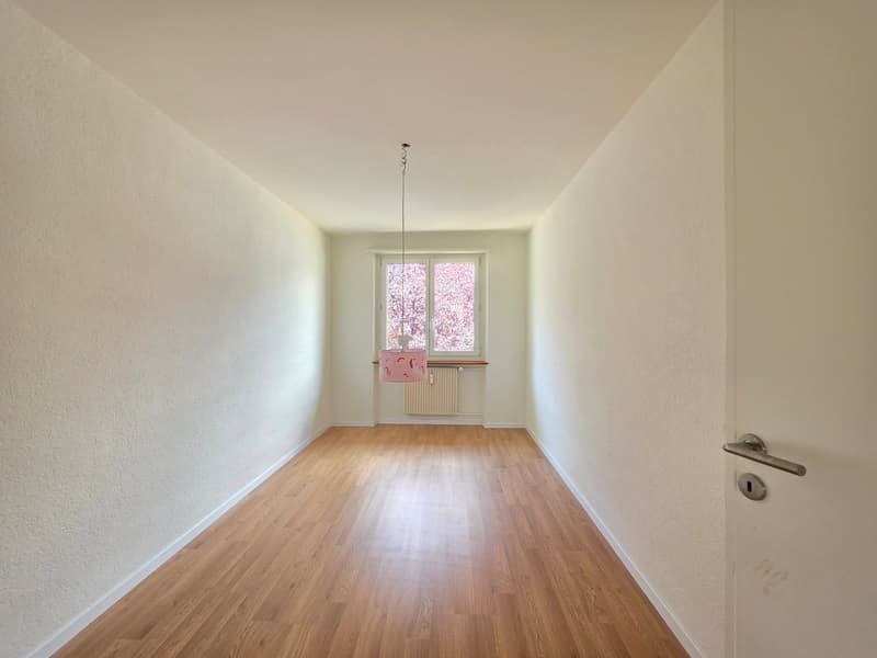 Appartamento affascinante di 4 locali con balcone in affitto a Biel! (7)