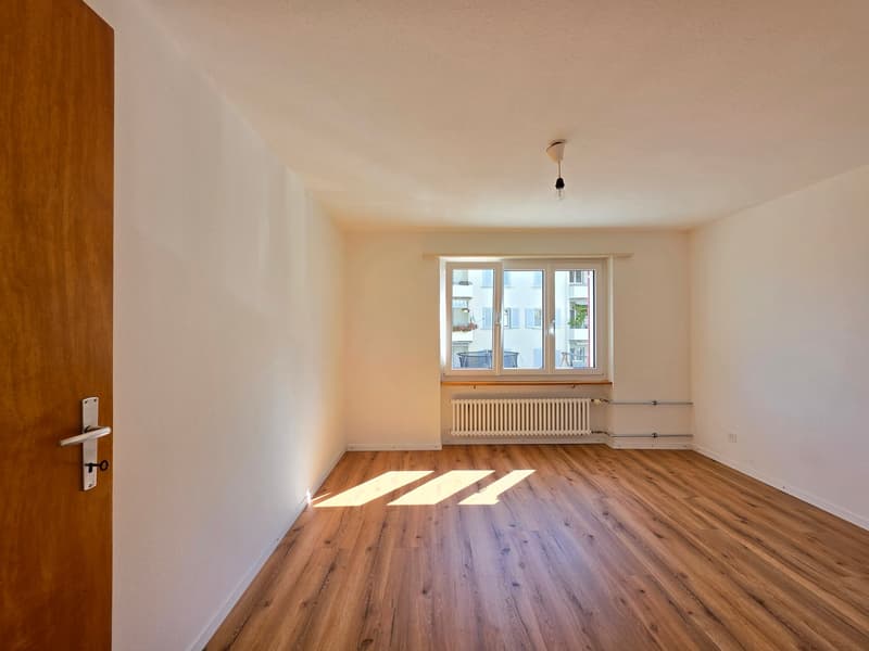 Appartamento luminoso 4.5 locali con balcone disponibile immediatamente! (13)