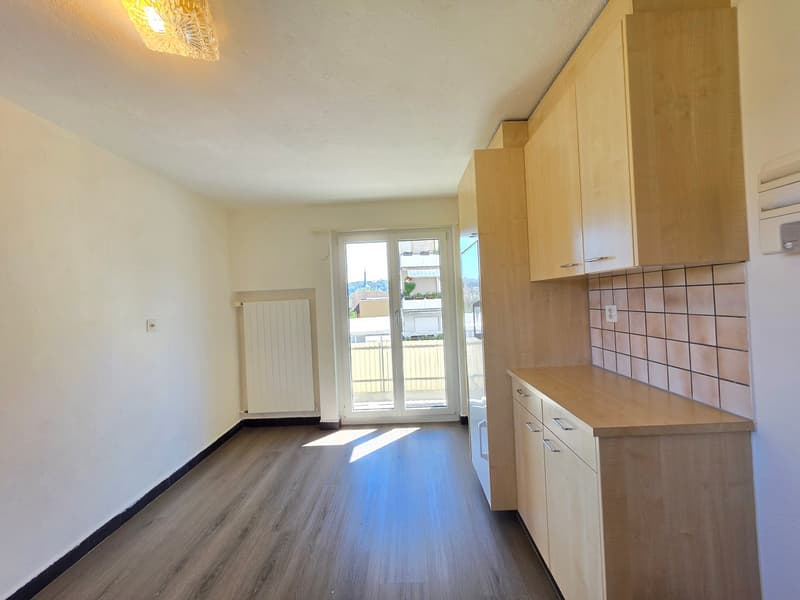 Appartamento luminoso 4.5 locali con balcone disponibile immediatamente! (5)