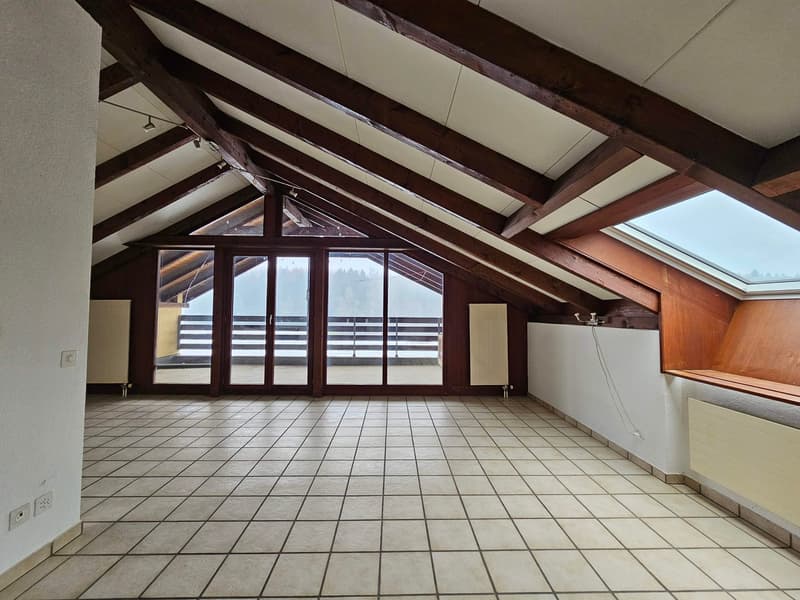 3.5-Room-Balcony-Attic Apartment in a Green Setting! (7)
