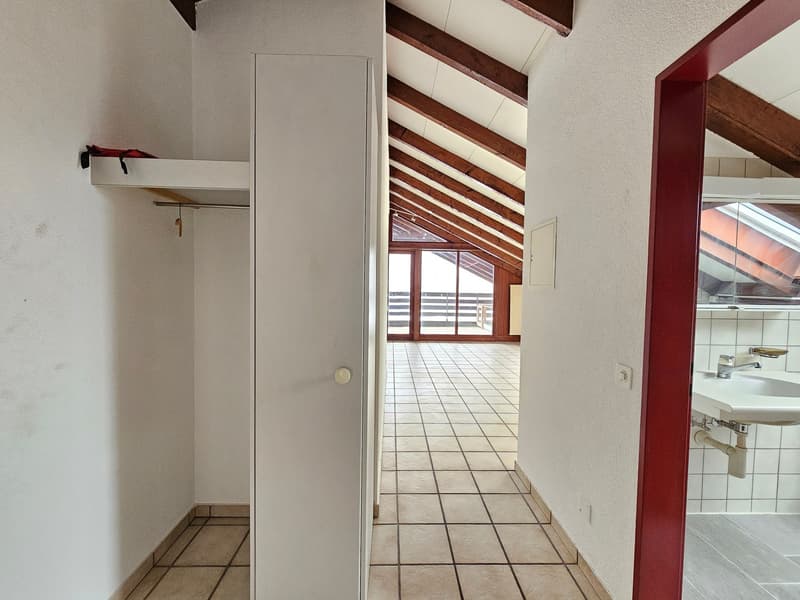 3.5-Room-Balcony-Attic Apartment in a Green Setting! (11)