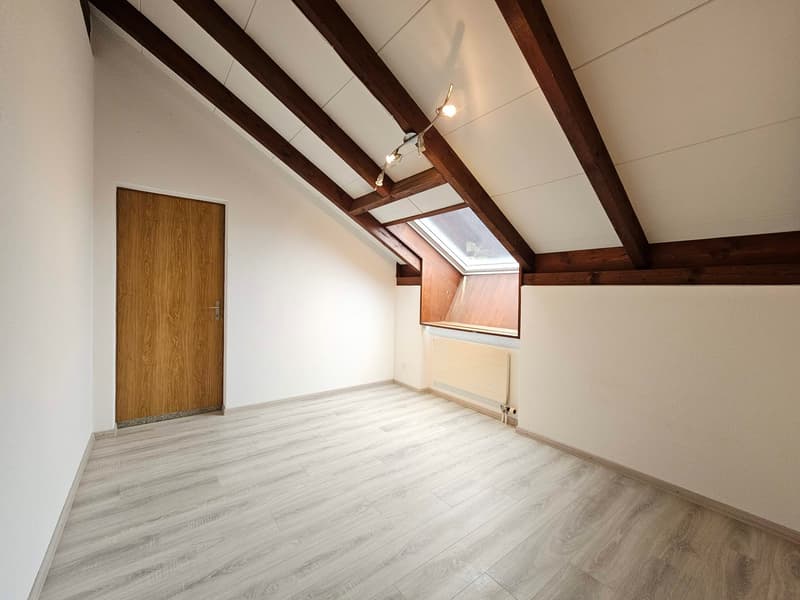 3.5-Room-Balcony-Attic Apartment in a Green Setting! (10)