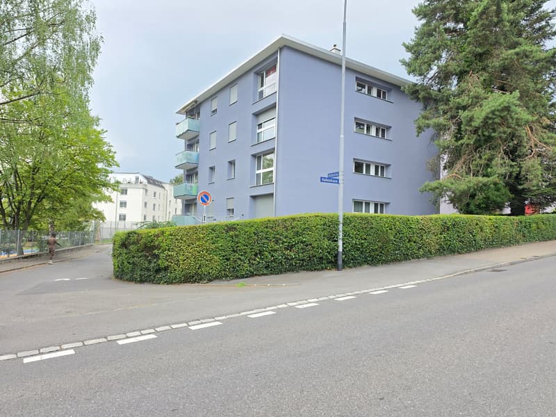 Gemütliche 3.5-Zimmerwohnung mit liebvollem Charme mit Balkon! (1)