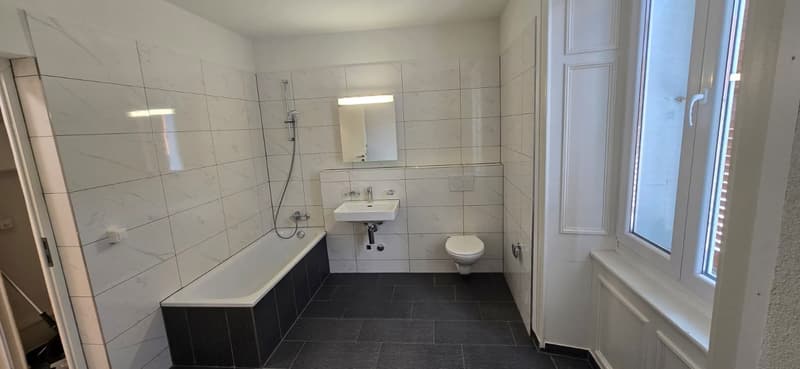 Spacieux appartement de 3.5 pièces au cœur du Locle, rénové (11)