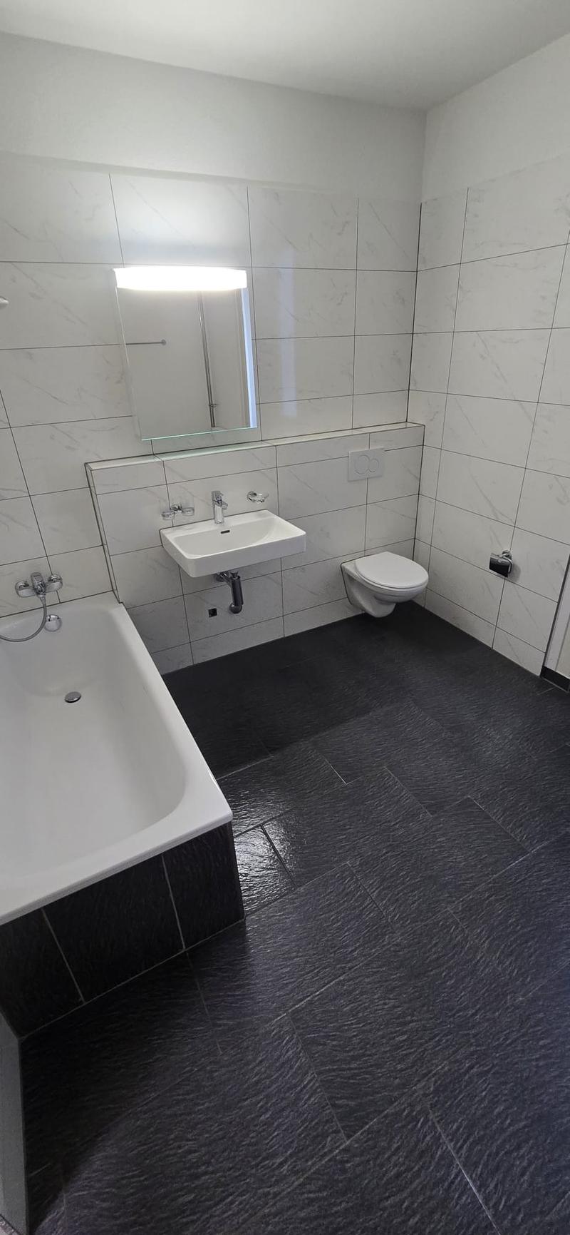 Spacieux appartement de 3.5 pièces au cœur du Locle, rénové (13)