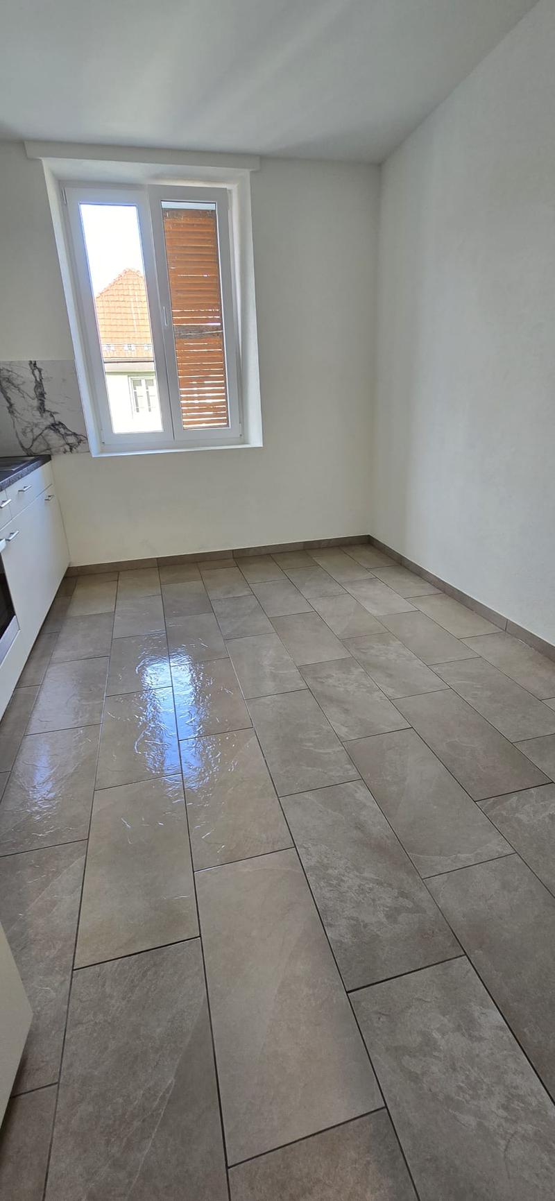 Spacieux appartement de 3.5 pièces au cœur du Locle, rénové (3)