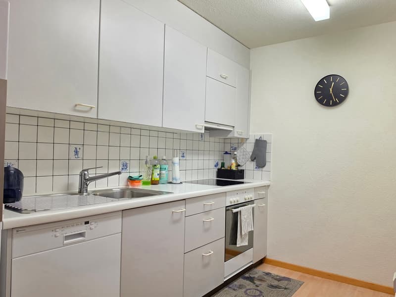 Charmante 3.5 Zimmer Wohnung mit Balkon (2)