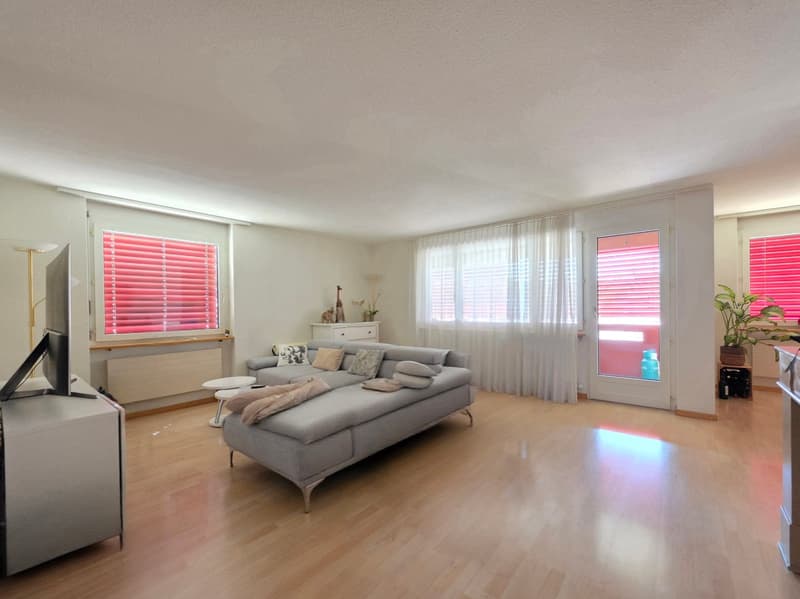 Charmante 3.5 Zimmer Wohnung mit Balkon (11)