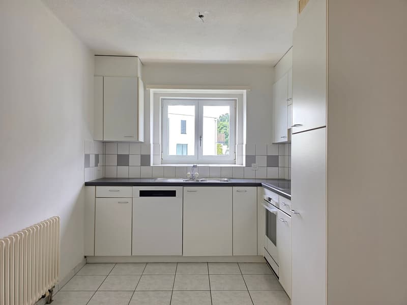 Moderne und grosszügige 4 ZWG per sofort zu vermieten (2)