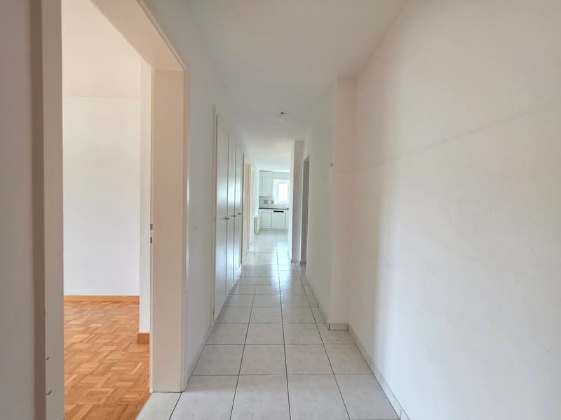 Moderne und grosszügige 4 ZWG per sofort zu vermieten (12)