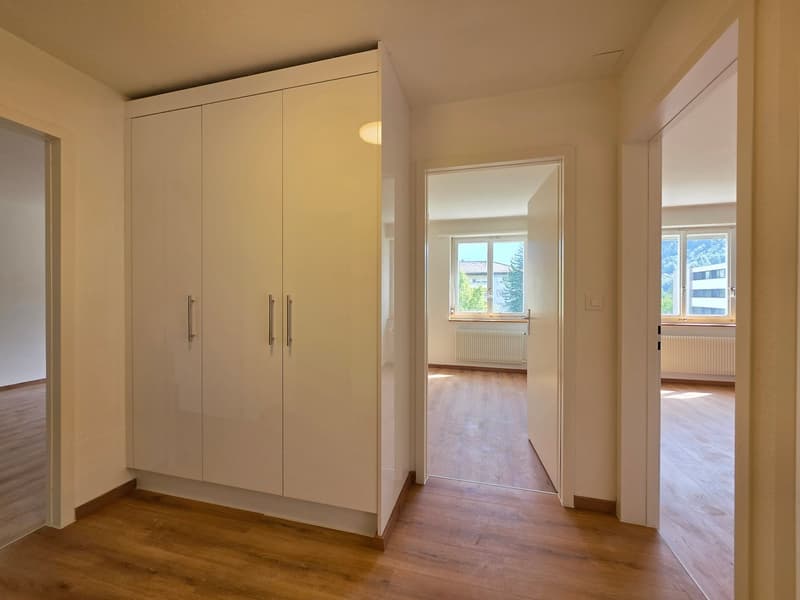 Sanierte 4-Zimmer-Wohnung mit Balkon in Thusis (15)