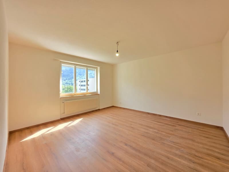 Sanierte 4-Zimmer-Wohnung mit Balkon in Thusis (10)