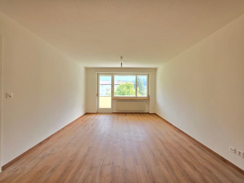 Sanierte 4-Zimmer-Wohnung mit Balkon in Thusis (8)