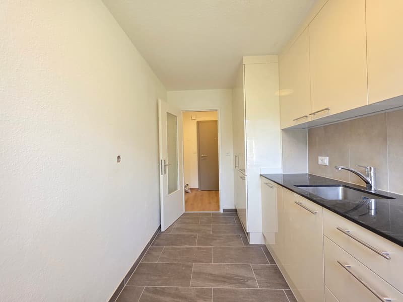 Sanierte 4-Zimmer-Wohnung mit Balkon in Thusis (4)