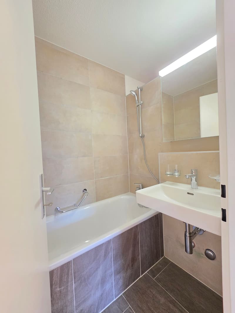 Sanierte 4-Zimmer-Wohnung mit Balkon in Thusis (5)