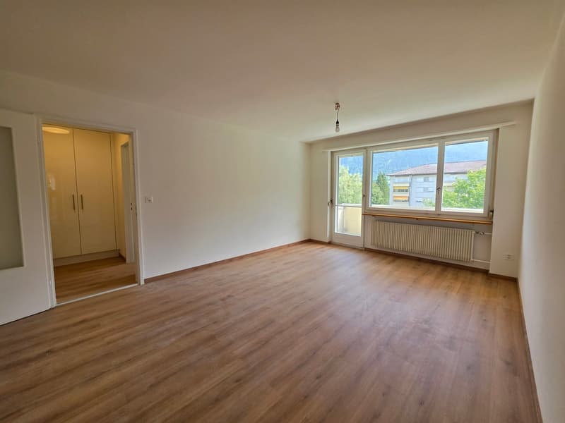 Sanierte 4-Zimmer-Wohnung mit Balkon in Thusis (12)
