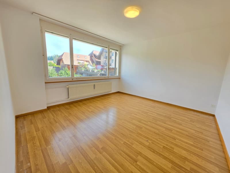 Gemütliche 4-Zimmer-Wohnung mit Balkon und Aussicht auf die Emme! (9)