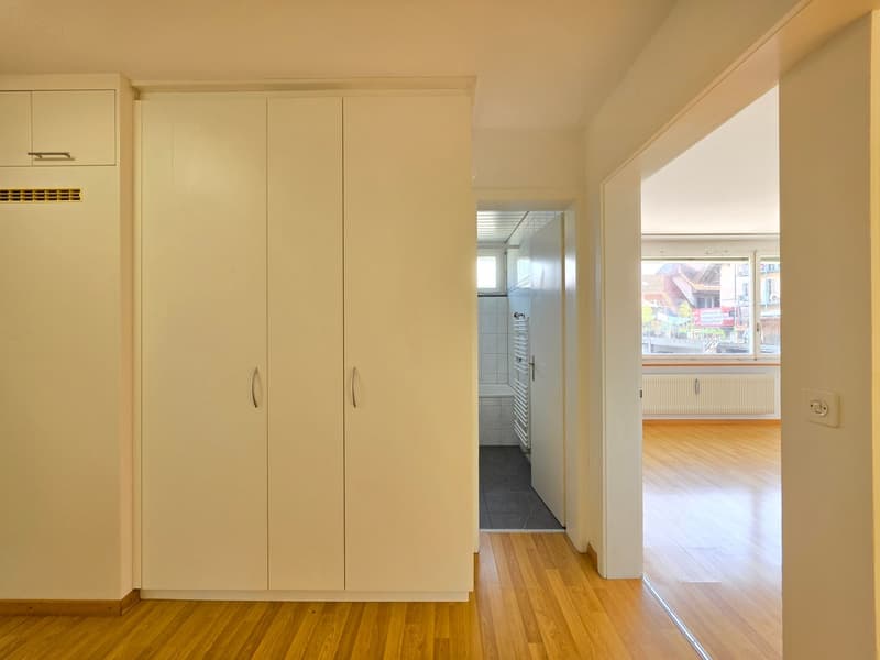 Gemütliche 4-Zimmer-Wohnung mit Balkon und Aussicht auf die Emme! (14)