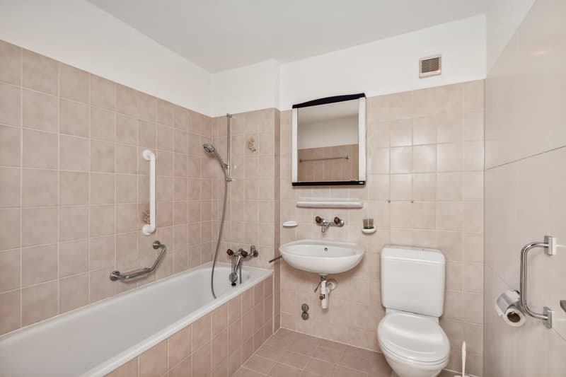 Appartement 3 pièces lumineux avec balcon et vue à La Chaux-de-Fonds (10)