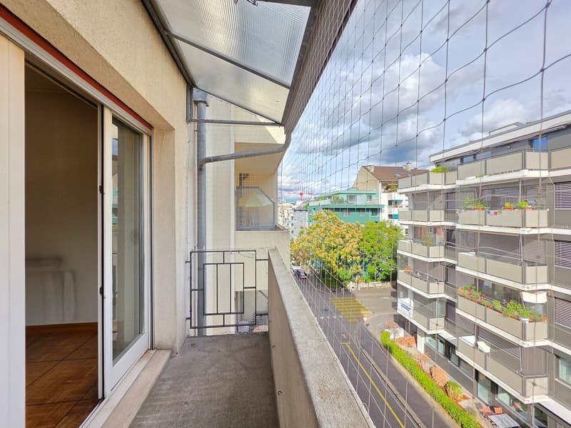 Grosszügige, helle 2-Zimmer-Wohnung, an zentrale Wohnlage (16)